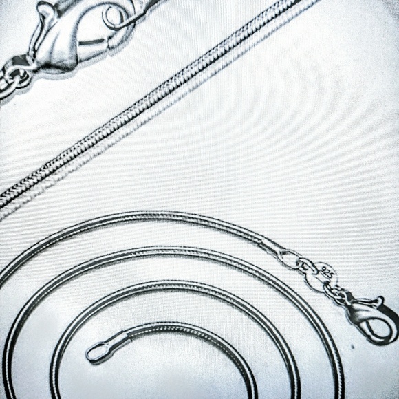 silver 1mm snake chain necklace - Picture 3 of 7